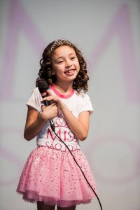 Nathalie Ferraz, Miss Simpatia Mirim, em 2014. Hoje, menina é destaque na publicidade