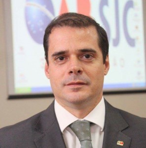 Dr. Rodrigo Canelas